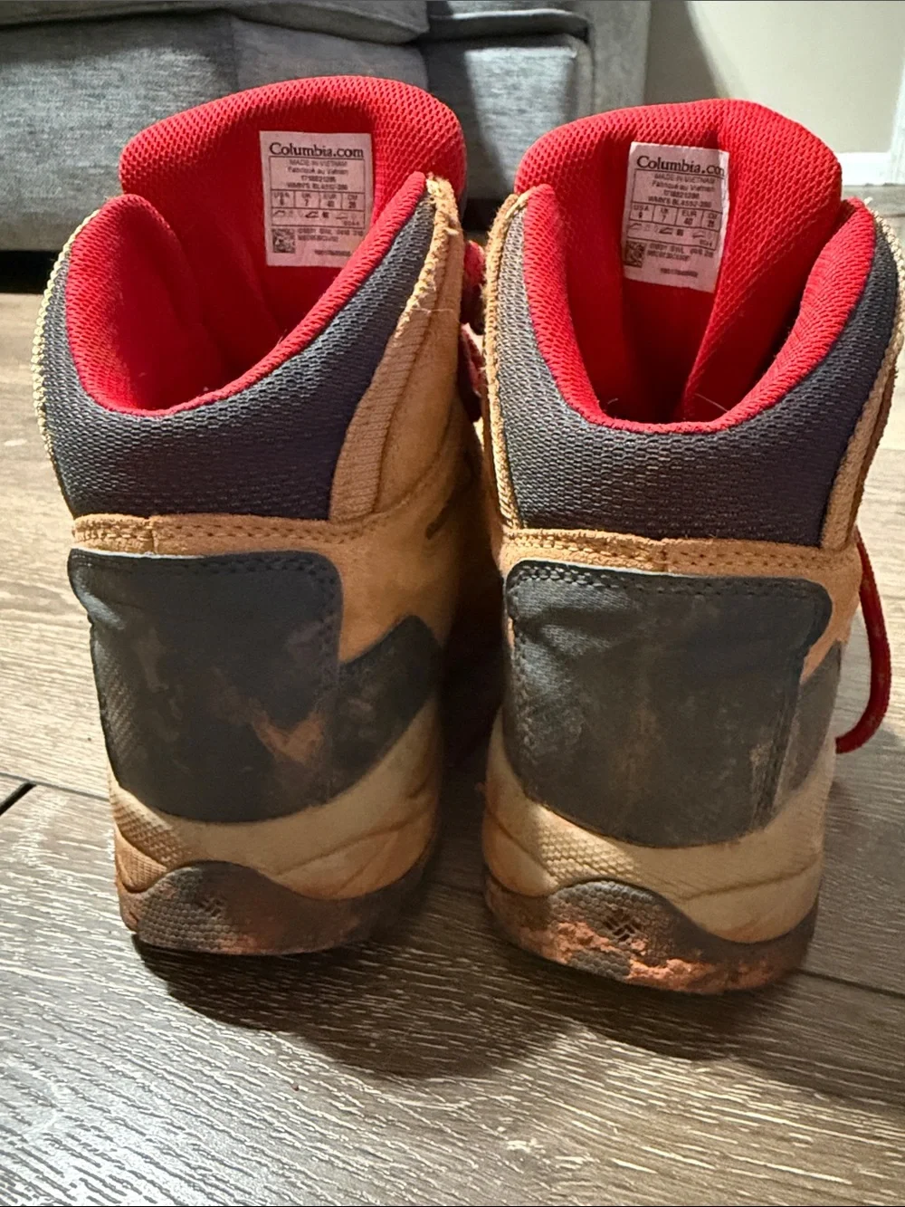 Columbia women’s Tan Suede Hiking Boots with Red Laces